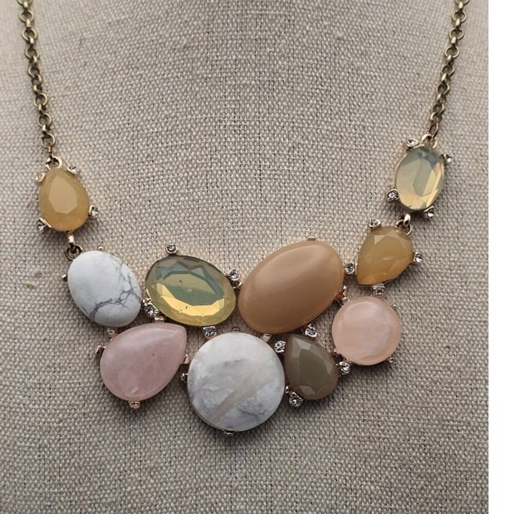 LOFT Pastel Stone Cluster Necklace Gold Tone Pink Neutral Garden Party Romantic